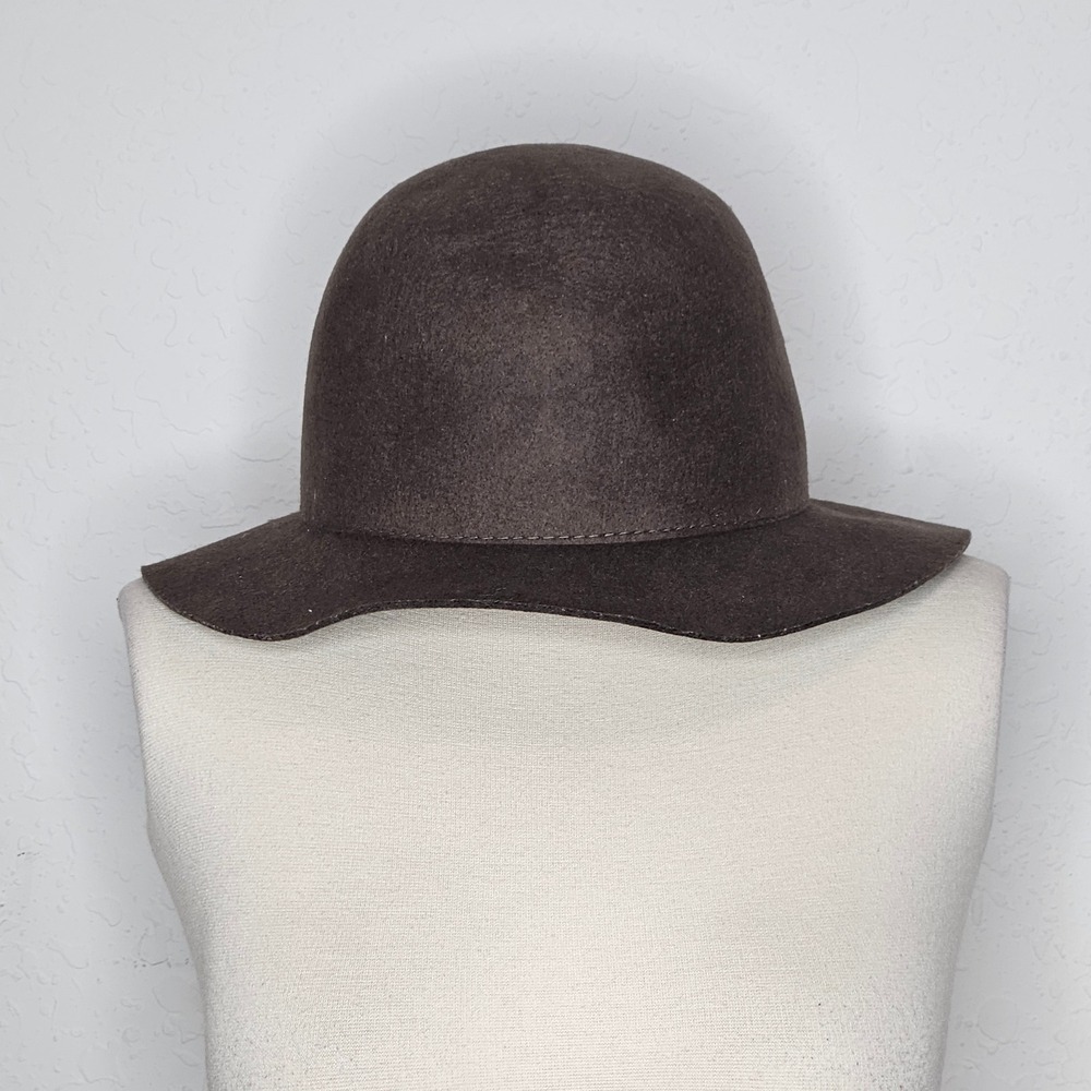 Gigi Pip Brown 100% Wool Felt Cloche Hat Small Vintage Style Logo Bar